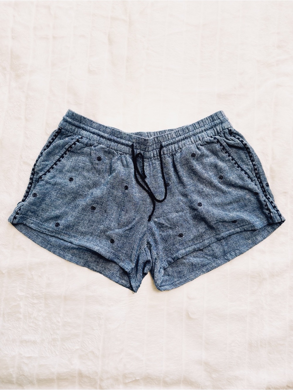 Old Navy Linen Blend Chambray Embroidered Pull-On Shorts Blue M
